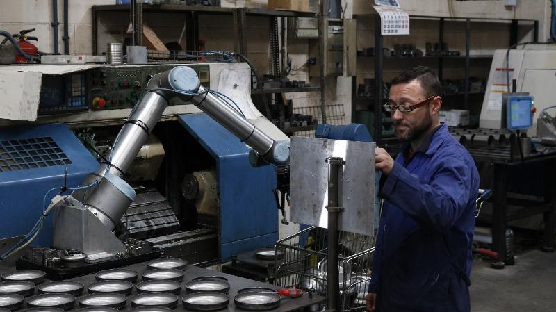 CADE lanza CADE COBOTS. Soluciones de robótica colaborativa.