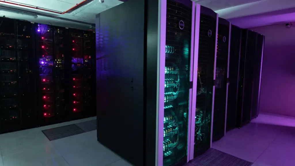 Diseño de centros de datos de alta densidad para IA y HPC